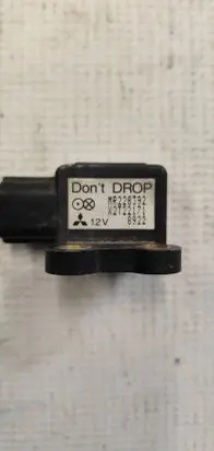 Mitsubishi Pajero Airbag deployment crash/impact sensor MR228392