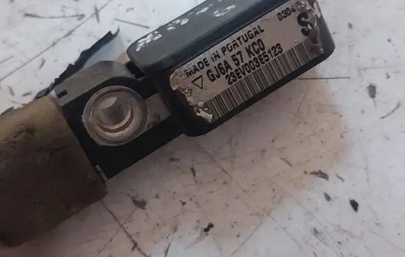 Mazda 6 Airbag deployment crash/impact sensor GJ6A57KC0 130413