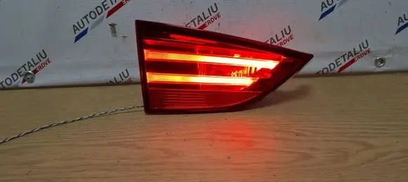 Tailgate rear/tail lights