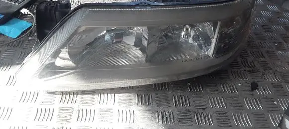 Renault Laguna II Headlight/headlamp 8200163323