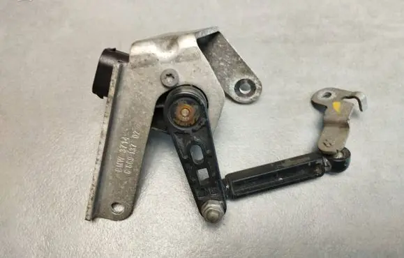BMW 7 G11 G12 Front height sensor lever 6869137 ABE52153 2959574