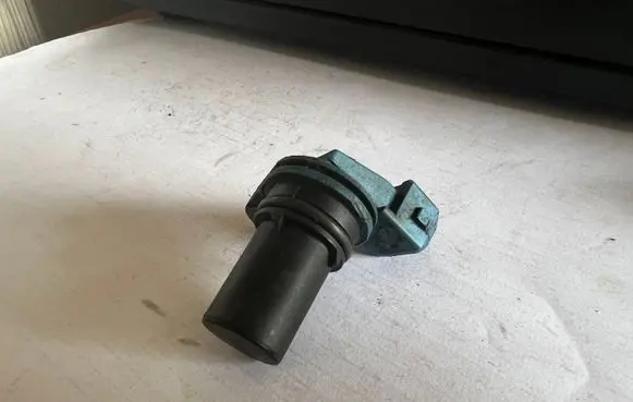 Ford Puma Camshaft position sensor YS6A12K073AB