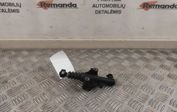 Clutch slave cylinder