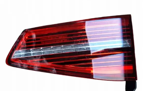 Volkswagen PASSAT B8 Tailgate rear/tail lights 3G9945308E