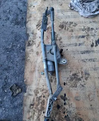 Volvo V70 Front wiper linkage 8624239 9171901