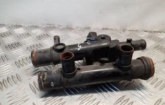 Opel Vivaro Thermostat/thermostat housing 8200262235 8200262236 8200262237