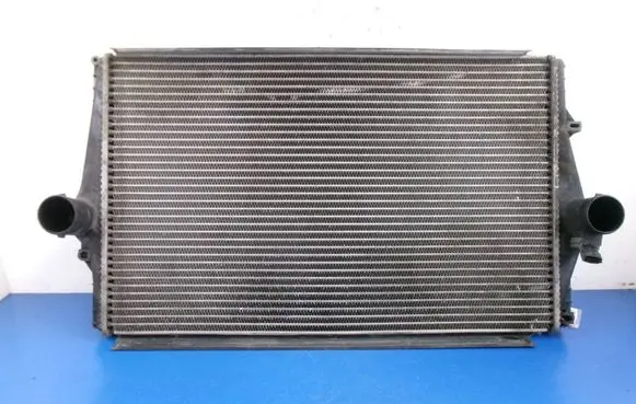 Volvo XC70 Intercooler radiator 8671694