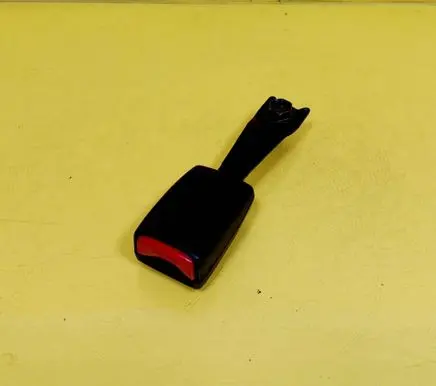 Mitsubishi Pajero Front seatbelt buckle 