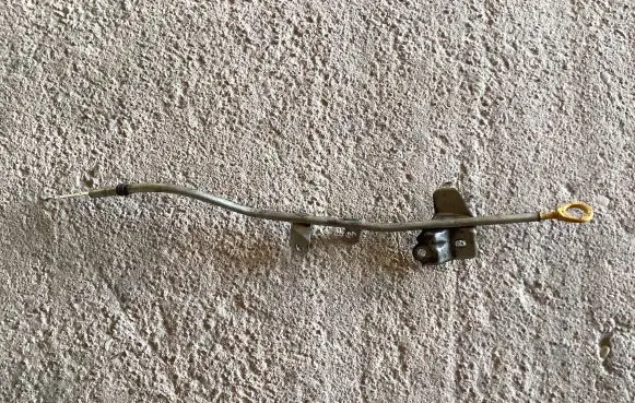Toyota RAV 4 (XA30) Oil level dip stick 