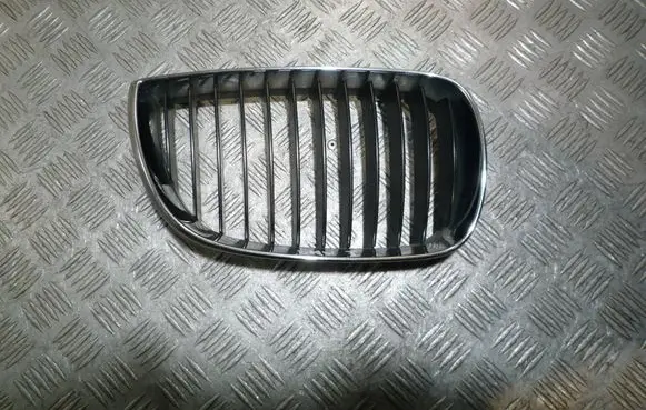 BMW 3 E90 E91 Front grill 22405910