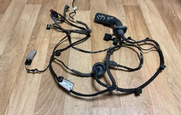 Opel Insignia A Front door wiring loom 13326770