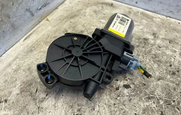 Hyundai Sonata Rear door window regulator motor 400899
