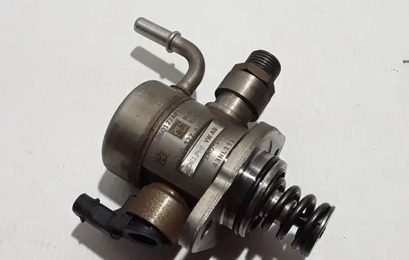Fuel injection high pressure pump
