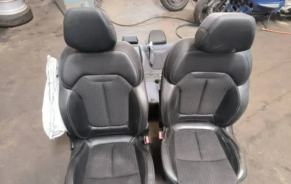 Renault Kadjar Seat set 