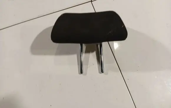 Peugeot 307 Front seat headrest