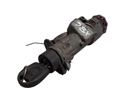 Audi A4 S4 B6 8E 8H Ignition lock 4B0905851A
