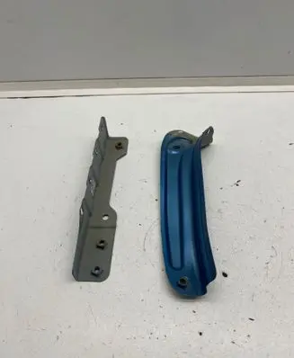 Dacia Spring Fender mounting bracket 