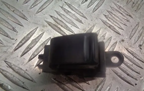 Nissan Primera Quarter vent window switch 