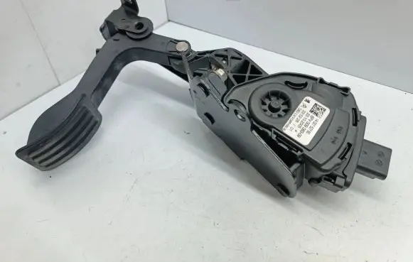 Citroen C8 Accelerator throttle pedal 1400752780 6PV00908309