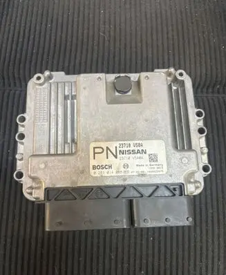 Nissan Patrol Y61 Engine control unit/module 23710vs0a 23710vs40a 0281014088