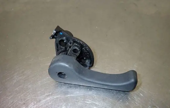 Hyundai i10 Engine bonnet (hood) release handle 