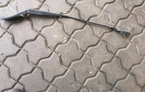 Ford Mondeo MK IV Windshield/front glass wiper blade 7S7117526