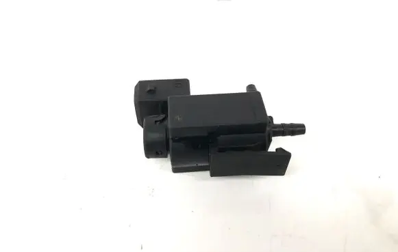 BMW 7 F01 F02 F03 F04 Turbo solenoid valve 70231800 10T035 7810831