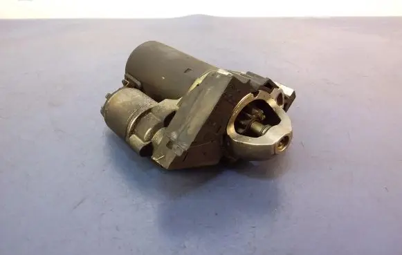 BMW 7 G11 G12 Starter motor 8589891