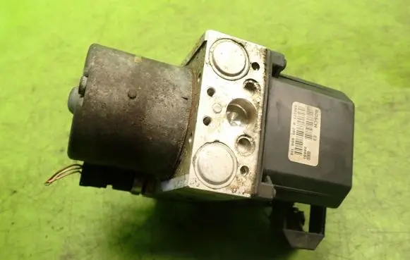 Mercedes-Benz Sprinter W901 W902 W903 W904 ABS Pump