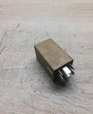 BMW X5 E53 Window wiper relay 8384505