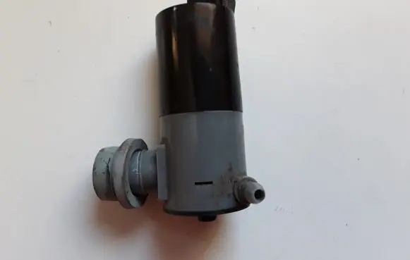 Volvo V40 Windscreen/windshield washer pump 140430B