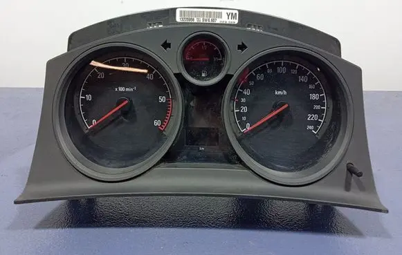 Opel Astra H Speedometer (instrument cluster) 13225956