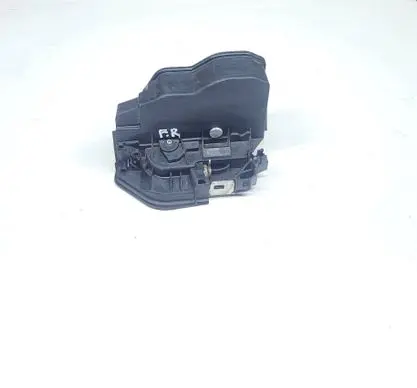 BMW 5 E60 E61 Front door lock 7036170