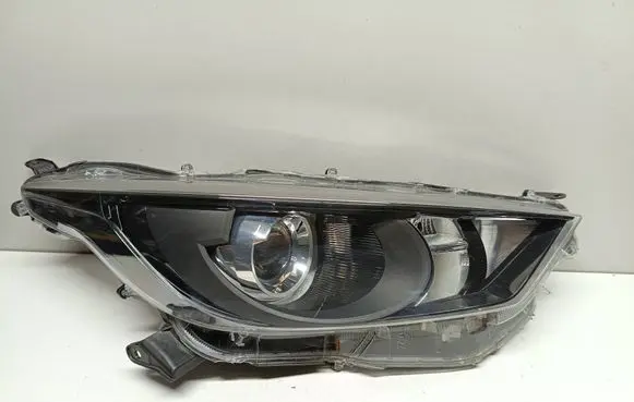Toyota Yaris XP210 Headlight/headlamp