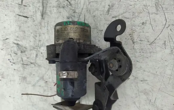 Volkswagen Golf IV Master brake cylinder 1J0612818B