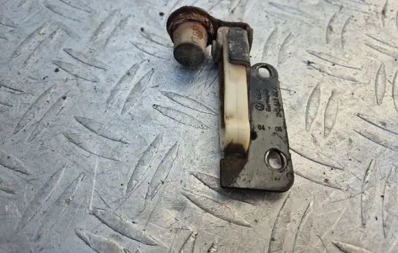 Volkswagen Caddy Sliding door check strap stopper 2K0843414A