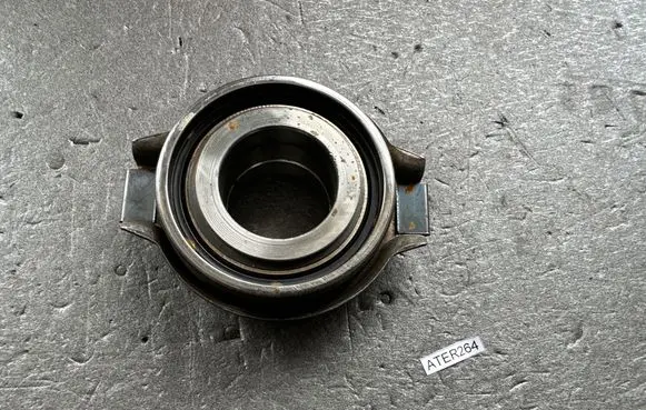 Nissan Terrano Clutch release bearing slave cylinder 305027F000