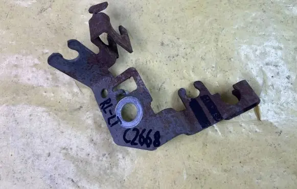 Peugeot 508 Front shock absorber mounting bracket 522798A