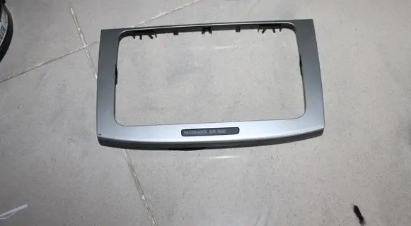 Volkswagen PASSAT B6 Radio/GPS head unit trim 3C0858069AE 3C0858069