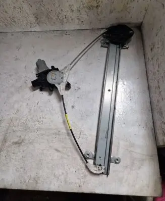 Subaru Legacy Front door window regulator with motor