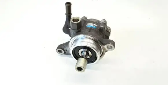 Nissan Primera Power steering pump 5M321N 3X072148