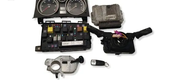 Opel Zafira B Engine ECU kit and lock set 55198922 0281012549 13216661