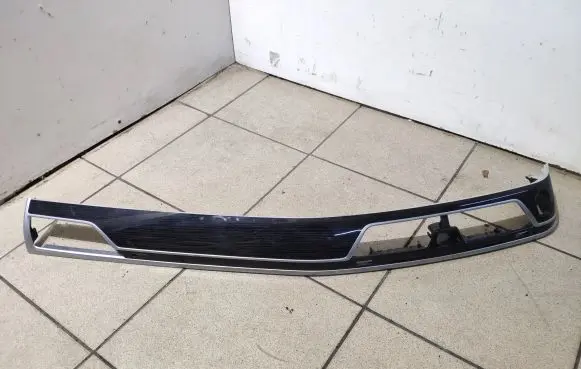 BMW 7 G11 G12 Dashboard glove box trim 6992285