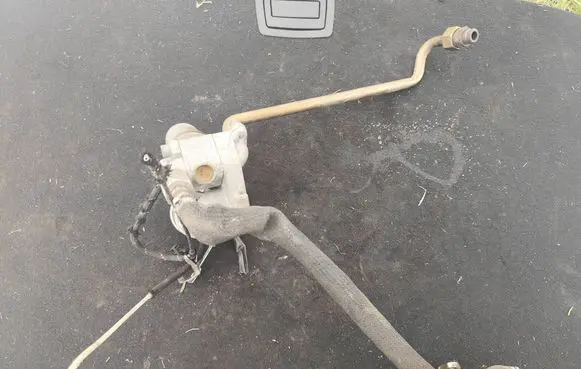 Volkswagen PASSAT B5.5 EGR valve 06B131501 72278505