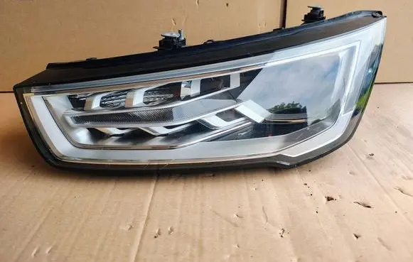 Audi A1 Headlight/headlamp 8XA941005