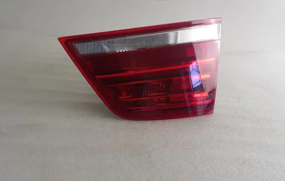 Tailgate rear/tail lights