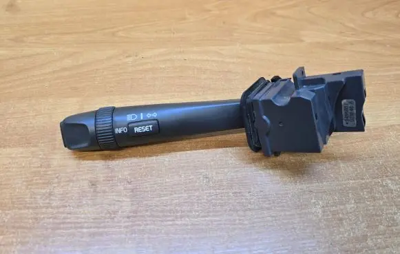 Volvo V70 Indicator stalk 9496807