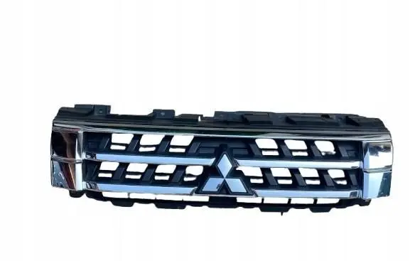 Mitsubishi Pajero Front bumper upper radiator grill PAJERO745OA975
