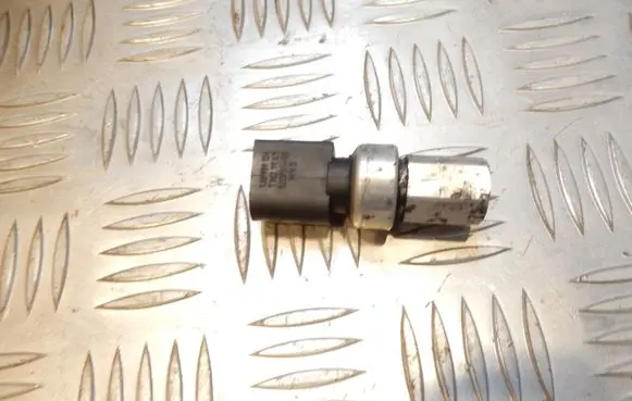 Volkswagen PASSAT B6 Air conditioning (A/C) pressure sensor 1J0959126 27215