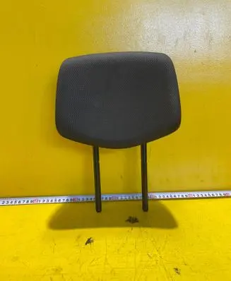 Renault Clio III Front seat headrest 